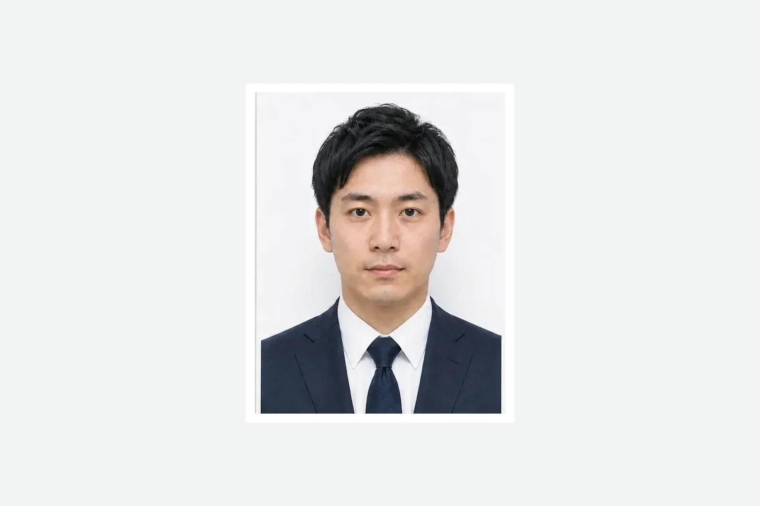 日本のパスポート申請用35対45比率の単体写真イメージ