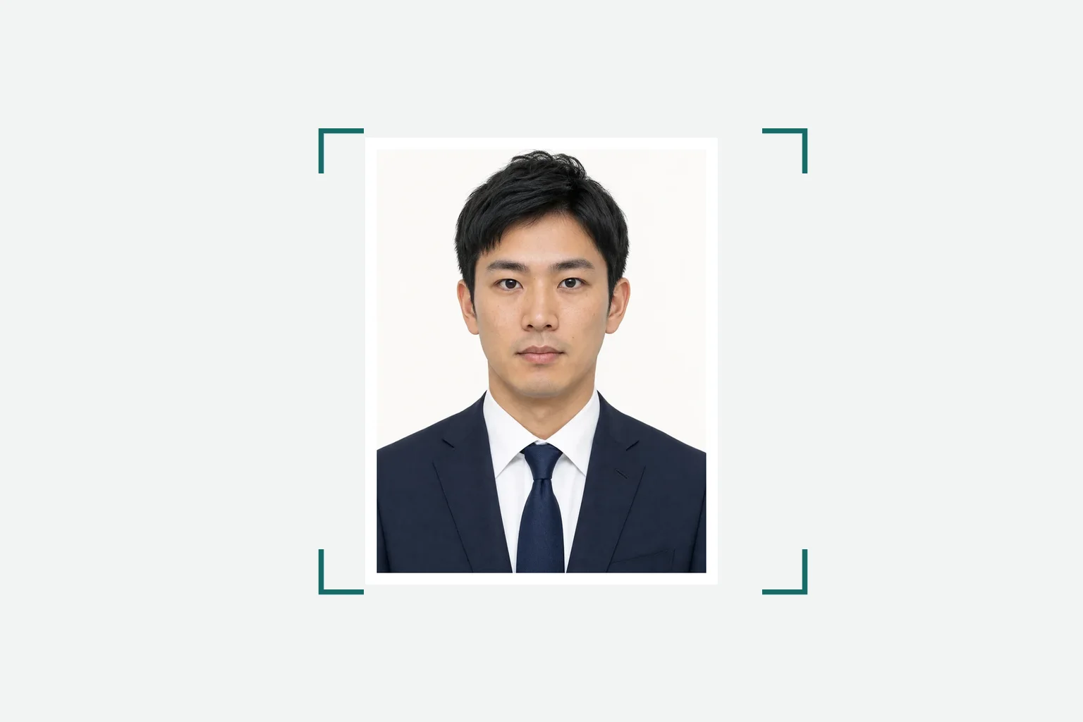 消防設備士試験用の700×900ピクセル・35対45比率の証明写真イメージの仕上がりを確認するイメージ